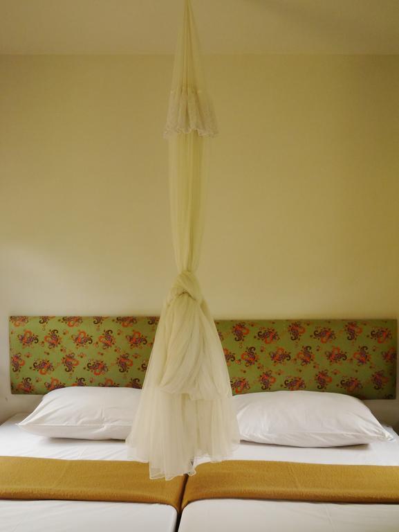 Charlie Hut Bungalow Resort 2*