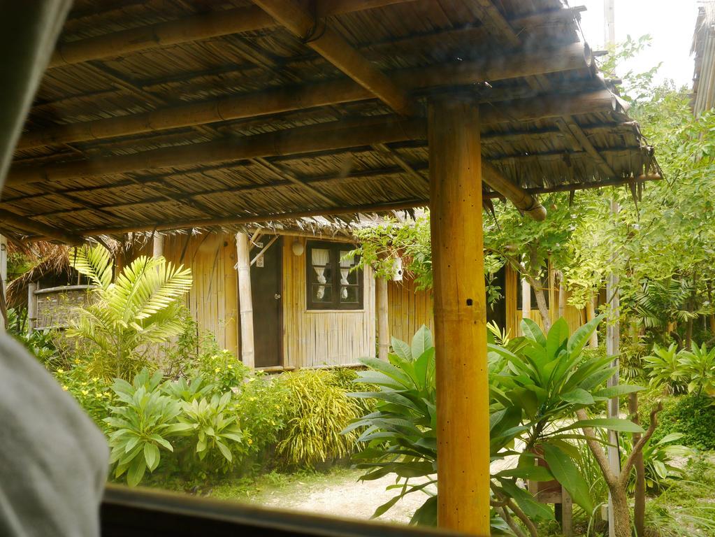 Charlie Hut Bungalow 2* Ko Phi Phi