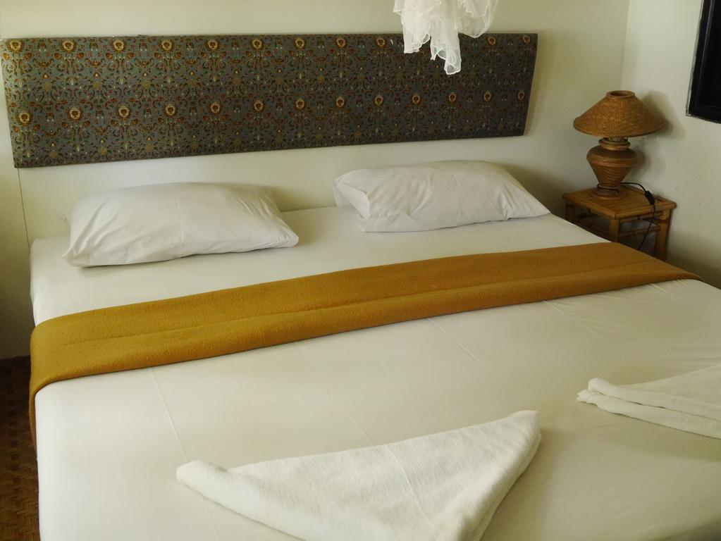 Charlie Hut Bungalow Resort 2*
