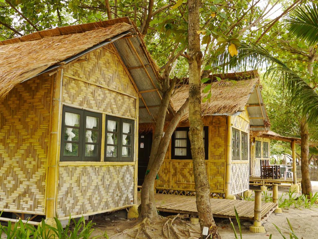 Charlie Hut Bungalow Resort