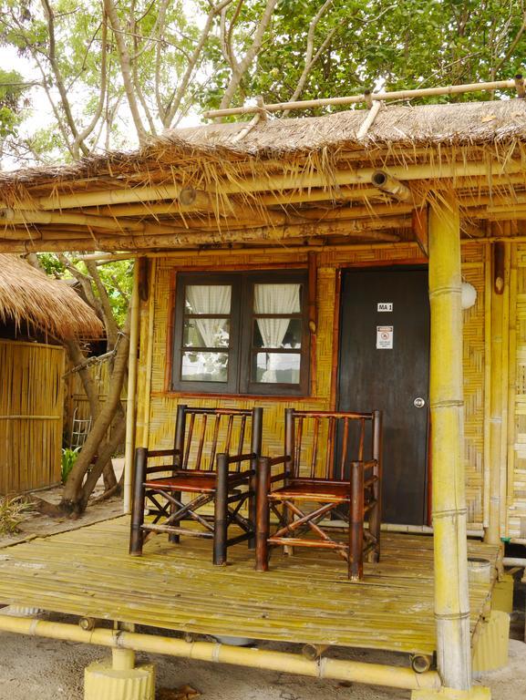 Charlie Hut Bungalow Resort 2*