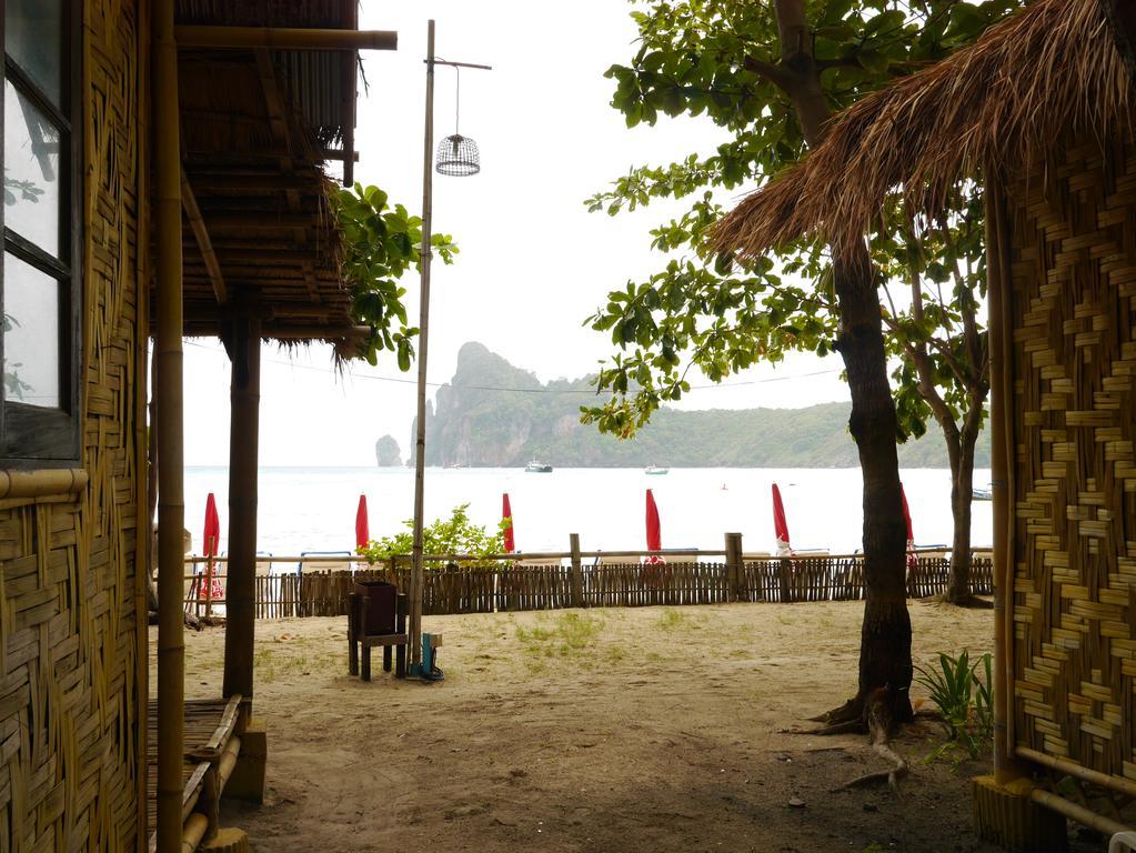 Charlie Hut Bungalow Resort 2*