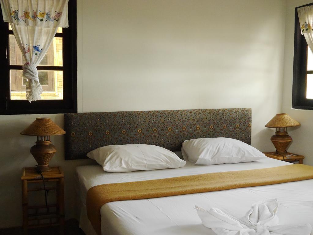 Resort Charlie Hut Bungalow 2*