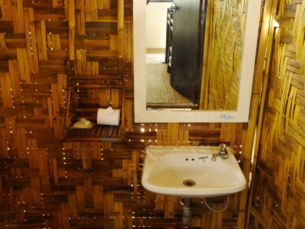 Resort Charlie Hut Bungalow Ko Phi Phi