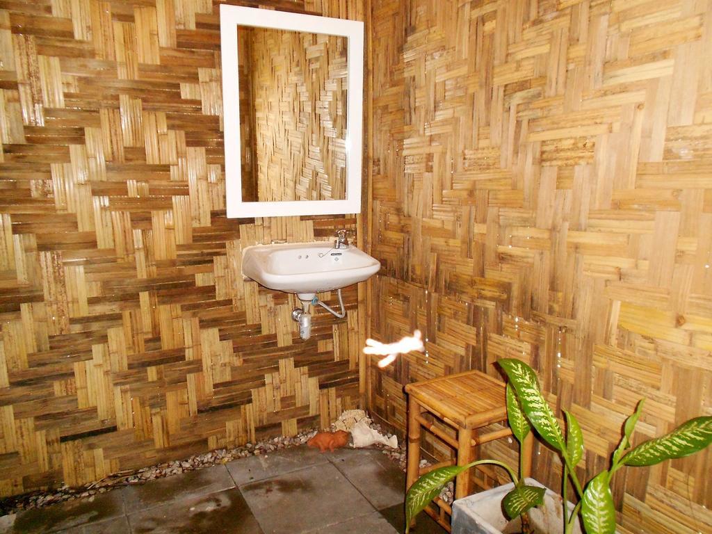 Resort Charlie Hut Bungalow Ko Phi Phi