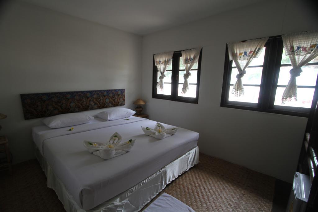 Resort Charlie Hut Bungalow 2*
