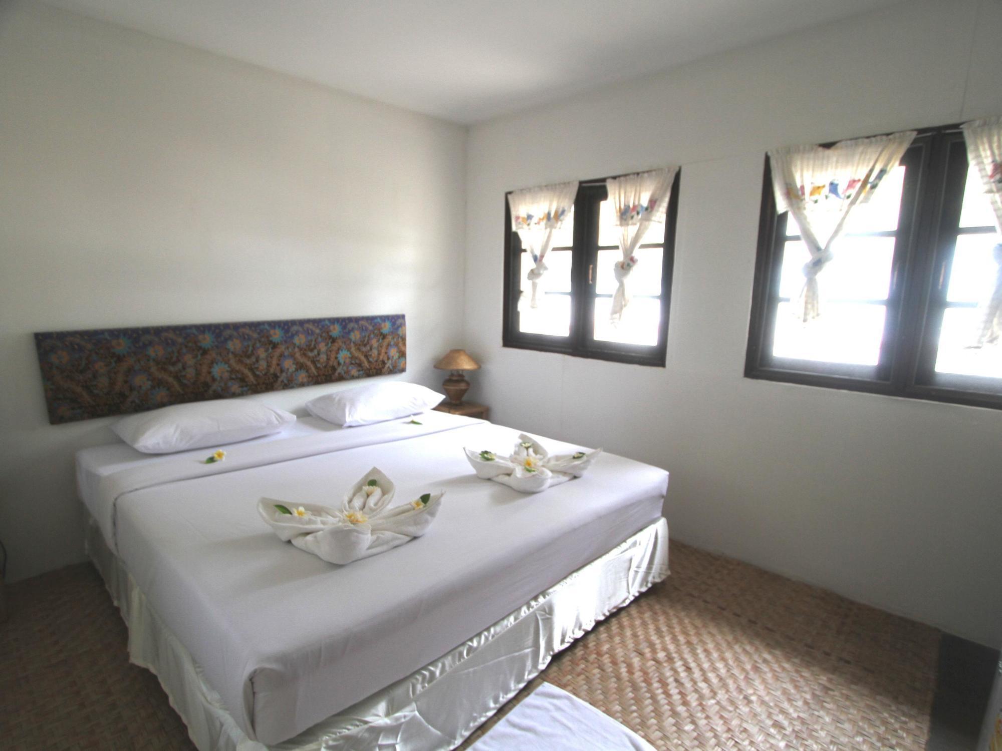 Resort Charlie Hut Bungalow Ko Phi Phi